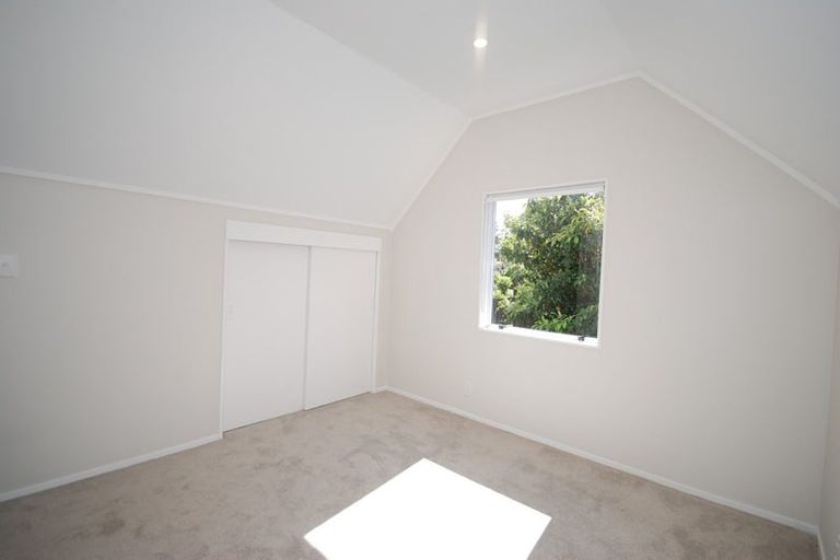 Photo of property in 2/32 Moana Avenue, Onehunga, Auckland, 1061