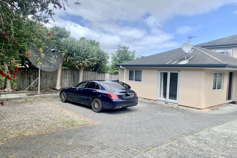 Photo of property in 19 East Coast Road, Milford, Auckland, 0620