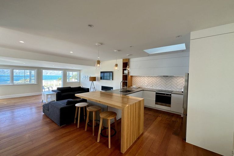 Photo of property in 163 Marine Parade, Seatoun, Wellington, 6022