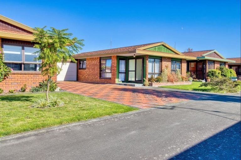 Photo of property in 2/14 Avondale Road, Taradale, Napier, 4112