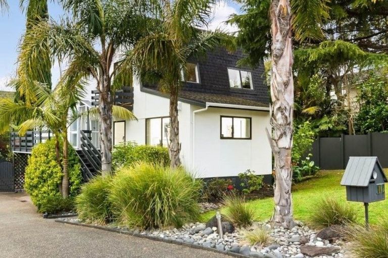Photo of property in 10 Aylmer Court, Eastern Beach, Auckland, 2012