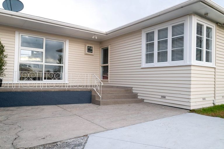 Photo of property in 64a Mclean Avenue, Papatoetoe, Auckland, 2025