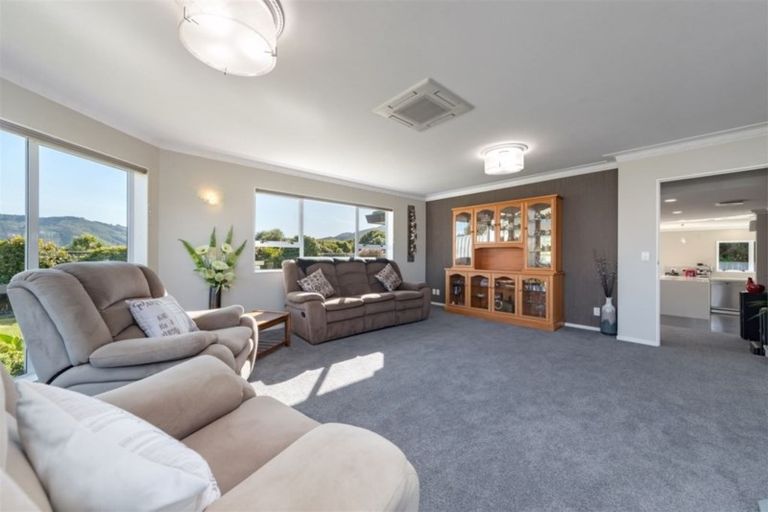 Photo of property in 313 Maungaraki Road, Maungaraki, Lower Hutt, 5010