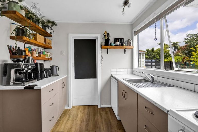 Photo of property in 22 Mahoe Street, Inglewood, 4330