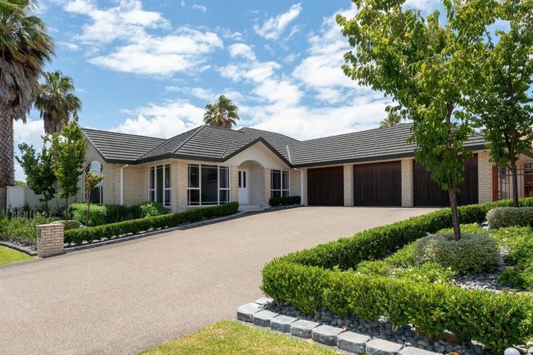 Photo of property in 2 Brailsford Court, Dannemora, Auckland, 2016
