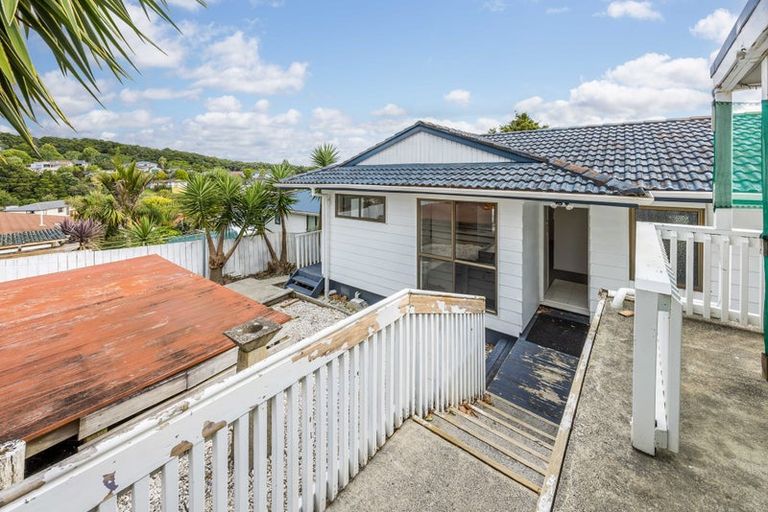 Photo of property in 15a Correa Court, Goodwood Heights, Auckland, 2105