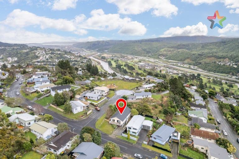 Photo of property in 8 Robson Street, Stokes Valley, Lower Hutt, 5019