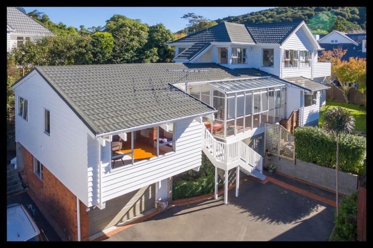 Photo of property in 19a Woodmancote Road, Khandallah, Wellington, 6035
