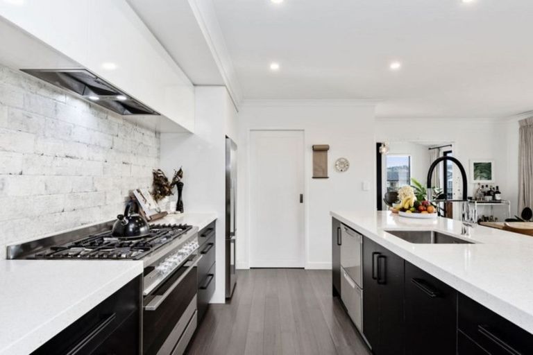 Photo of property in 2 Rochfort Crescent, Pyes Pa, Tauranga, 3112