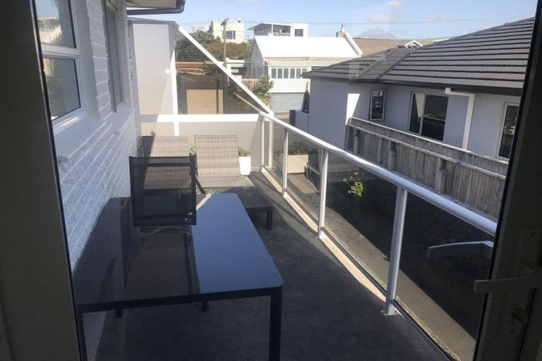 Photo of property in 2/6 Hobson Street, New Plymouth, 4312