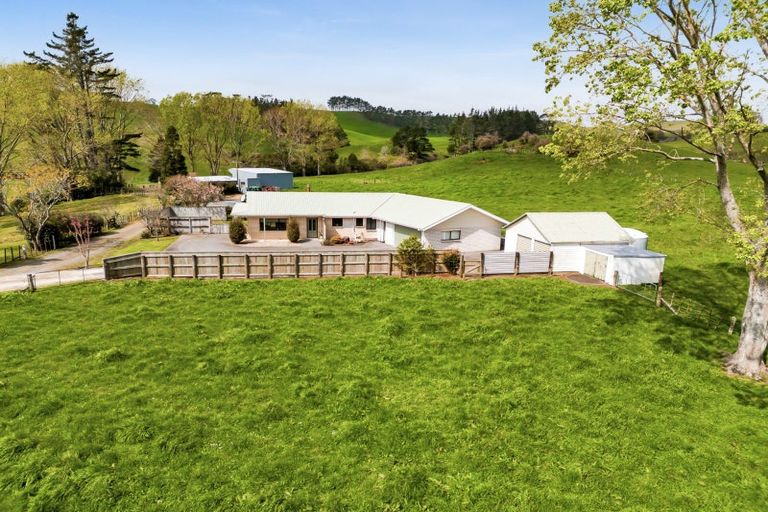 Photo of property in 32 Davis Road, Waiongana, Inglewood, 4389