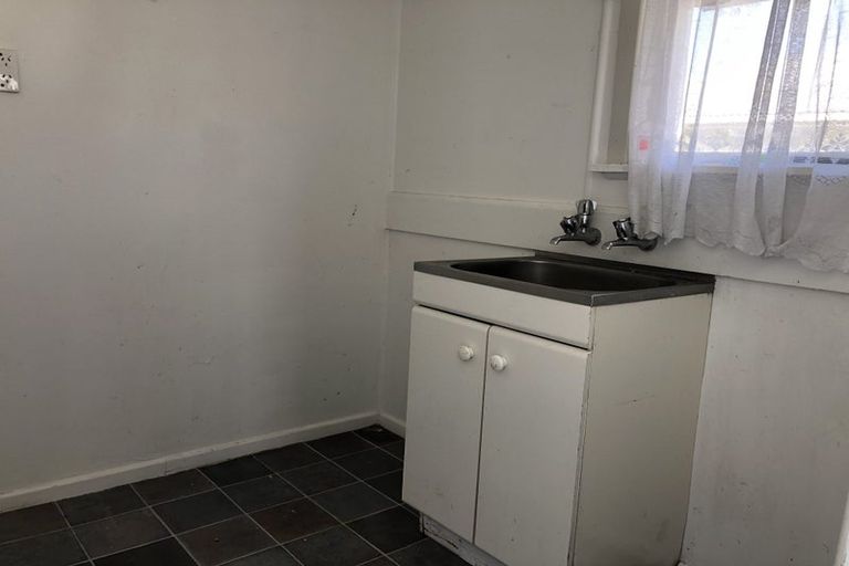 Photo of property in 1 Surrey Street, Manurewa, Auckland, 2102