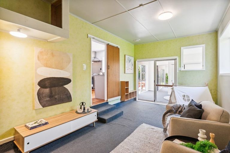 Photo of property in 23 Oriwa Street, Waikanae, 5036