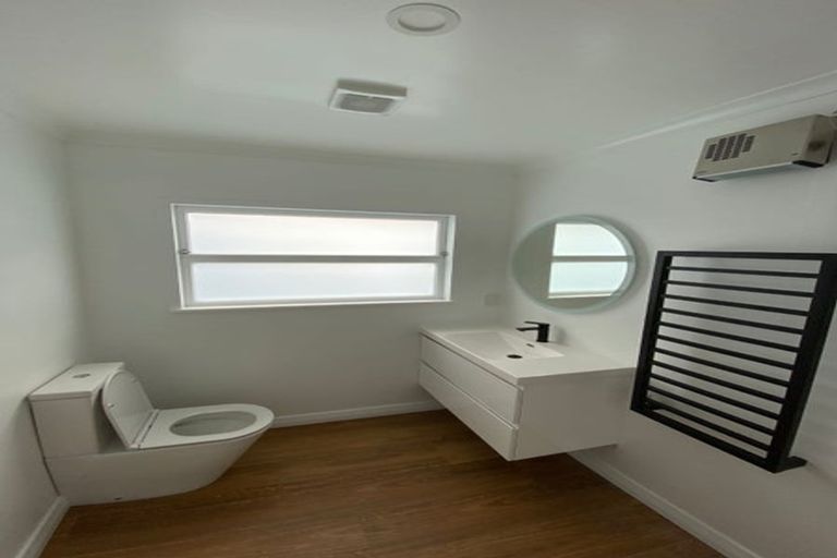 Photo of property in 1/17 The Parade, Island Bay, Wellington, 6023