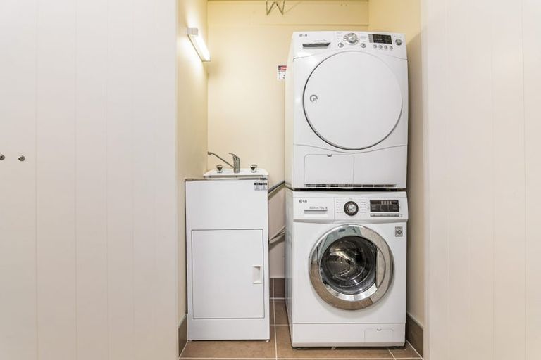 Photo of property in 38 Rewa Rewa Lane, Orewa, 0931