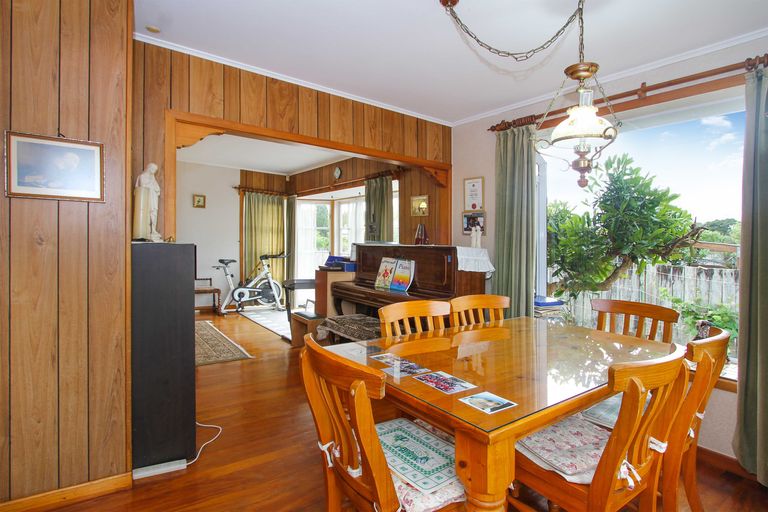 Photo of property in 27 Sylvia Road, Hillcrest, Auckland, 0627