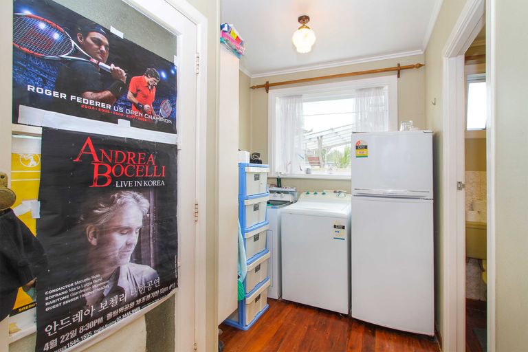 Photo of property in 27 Sylvia Road, Hillcrest, Auckland, 0627