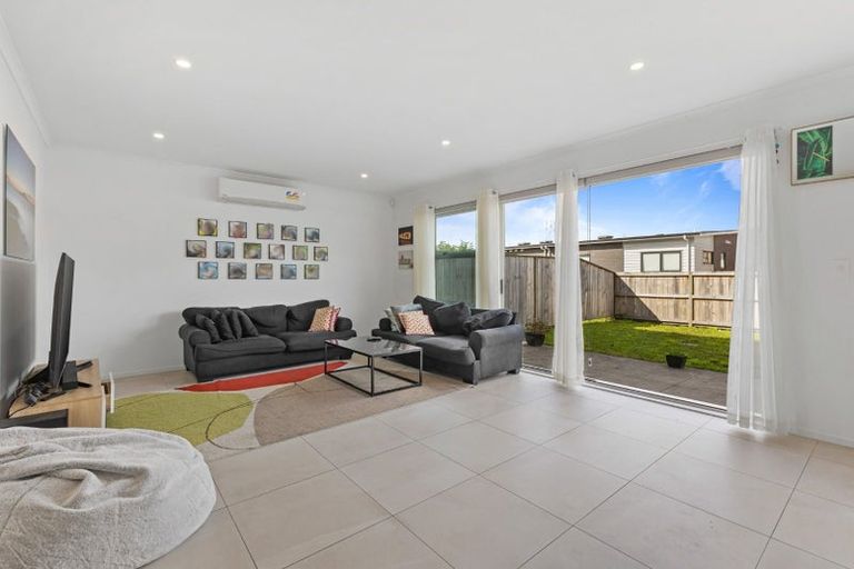 Photo of property in 54 Vincent Mcgrath Crescent, Swanson, Auckland, 0614