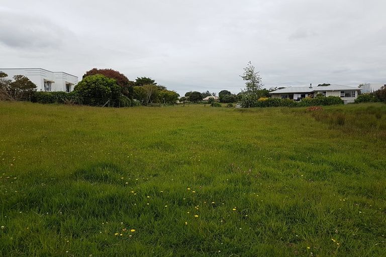 Photo of property in 18 Park Lane, Waitara, 4320