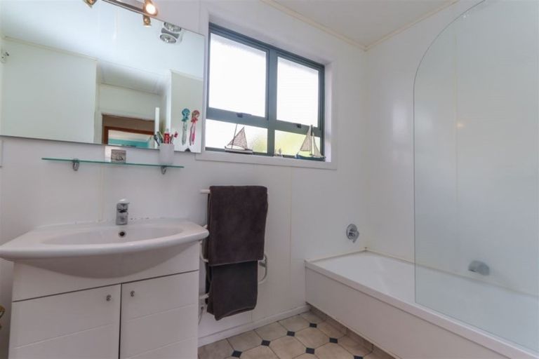 Photo of property in 8a Mahoe Street, Inglewood, 4330