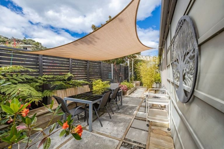 Photo of property in Apple Bnb, 3 Kaipatiki Rise, Haruru, 0204