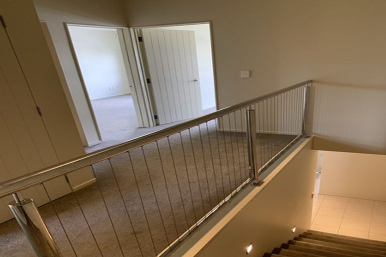 Photo of property in 9/40 Scarlet Oak Drive, Schnapper Rock, Auckland, 0632