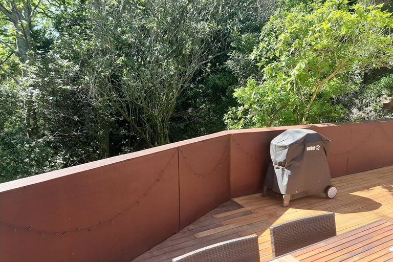 Photo of property in 35 Weld Street, Wadestown, Wellington, 6012