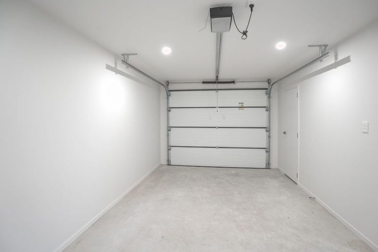 Photo of property in 40d Innismara Avenue, Wattle Downs, Auckland, 2103