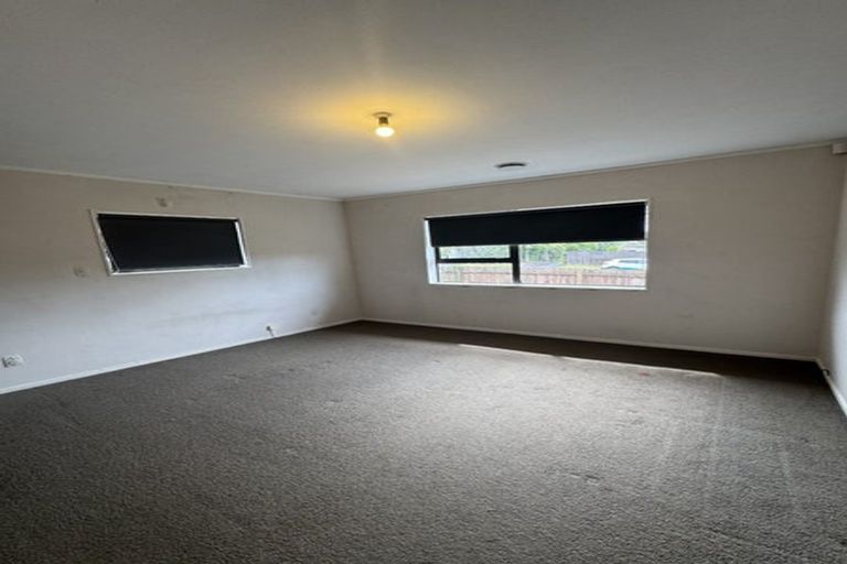 Photo of property in 19 Butterworth Drive, Glendene, Auckland, 0602