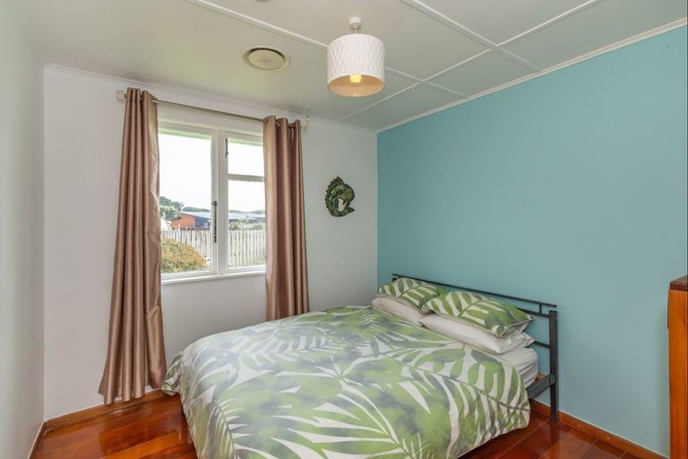 Photo of property in 12 Te Kiri Street, Himatangi Beach, Foxton, 4891
