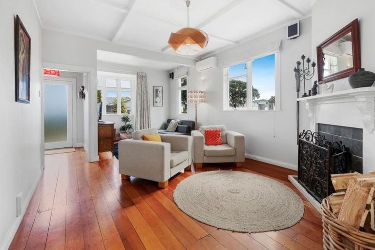 Photo of property in 45 Tuatoru Street, Eastbourne, Lower Hutt, 5013