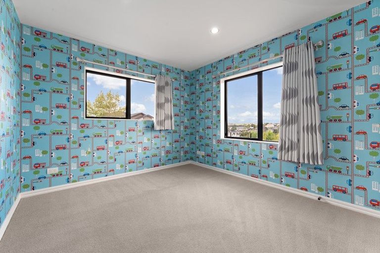 Photo of property in 64 Harrowglen Drive, Northcross, Auckland, 0630