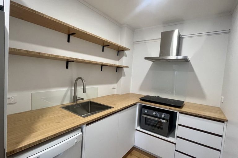 Photo of property in 1/49 Killarney Avenue, Torbay, Auckland, 0630