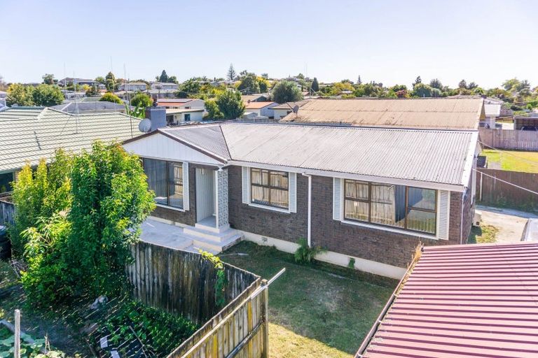 Photo of property in 1 Thornton Place, Melville, Hamilton, 3206