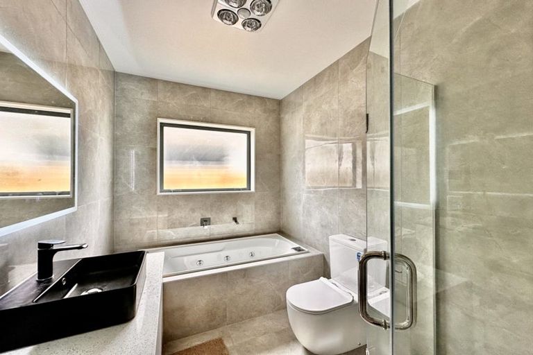 Photo of property in 60 Castlebane Drive, Flat Bush, Auckland, 2019