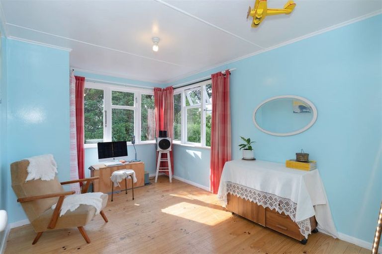 Photo of property in 9 Haumia Street, Paekakariki, 5034