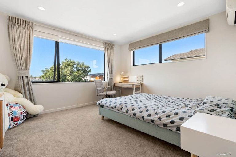 Photo of property in 13 Caldera Drive, Long Bay, Auckland, 0630