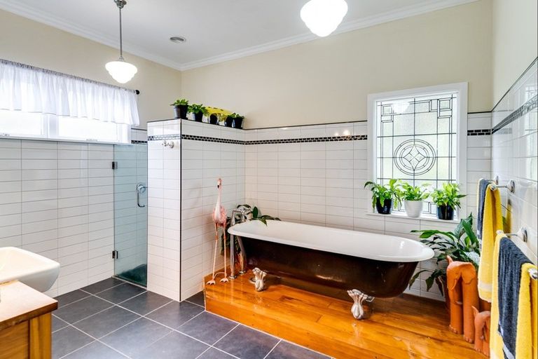 Photo of property in 755 Main North Road, Bay View, Napier, 4182