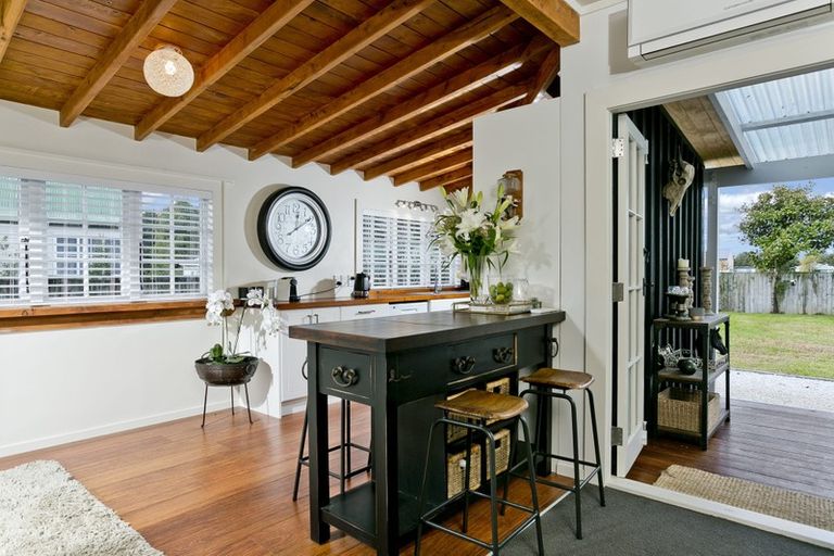 Photo of property in 16 Waitoki Road, Waitoki, Kaukapakapa, 0871