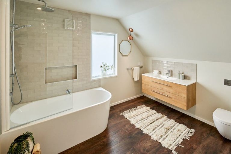 Photo of property in 44 Cheviot Road, Lowry Bay, Lower Hutt, 5013