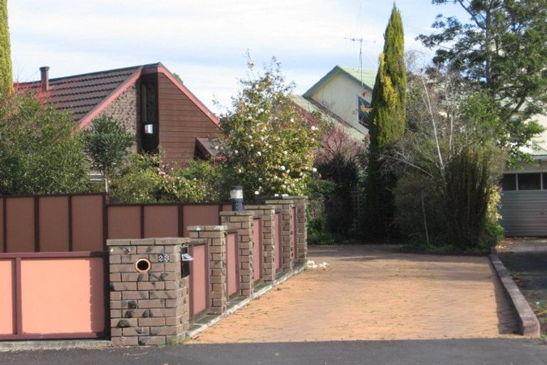 Photo of property in 23 Kensington Place, Fairfield, Hamilton, 3214