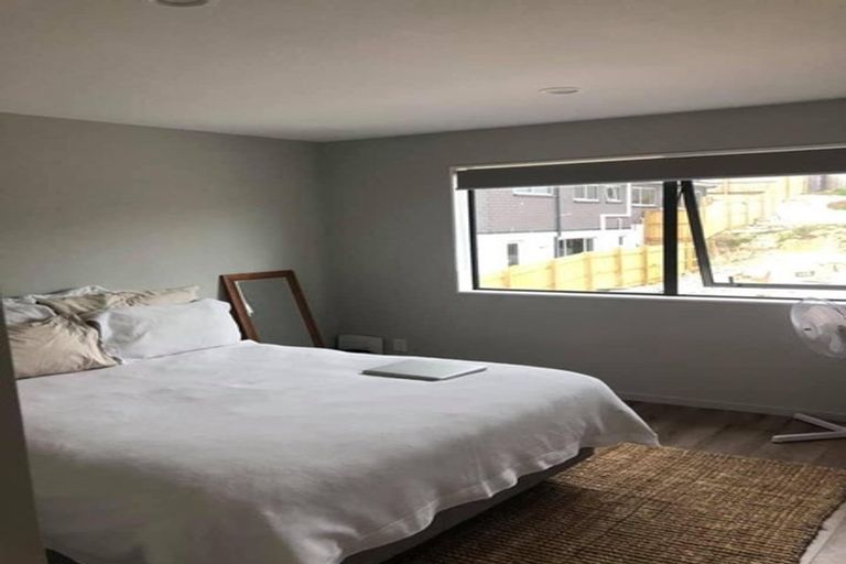 Photo of property in 11 Younger Lane, Massey, Auckland, 0614