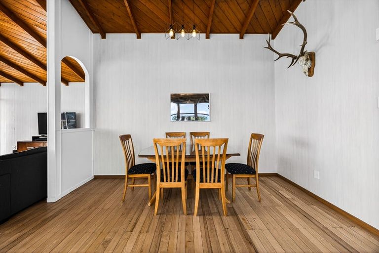 Photo of property in 99 Sunnyside Road, Sunnyvale, Auckland, 0612