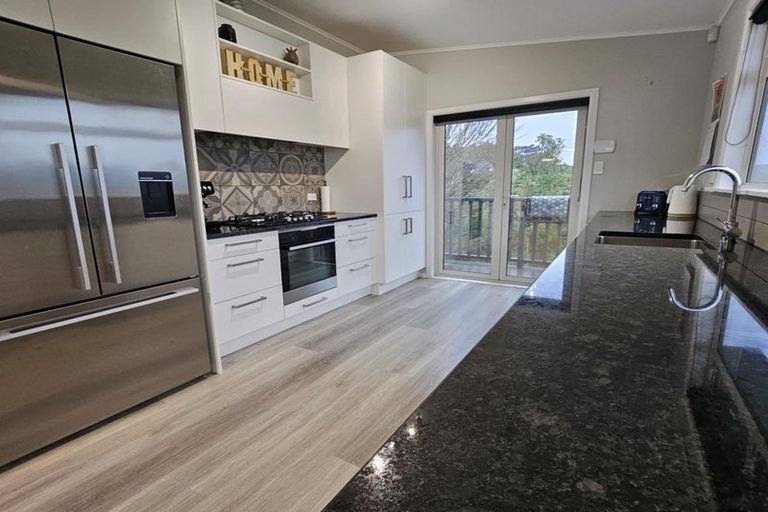 Photo of property in 5 Sunshine Crescent, Kelson, Lower Hutt, 5010