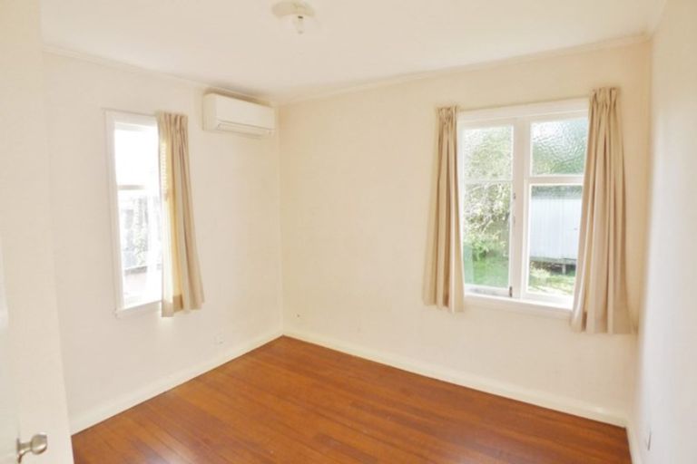 Photo of property in 103 Bolton Street, Blockhouse Bay, Auckland, 0600