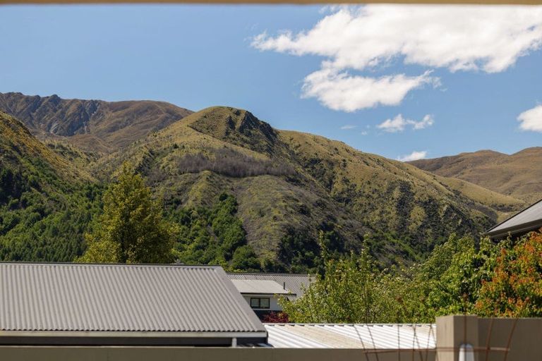 Photo of property in 17 Fox's Terrace, Arrowtown, 9302