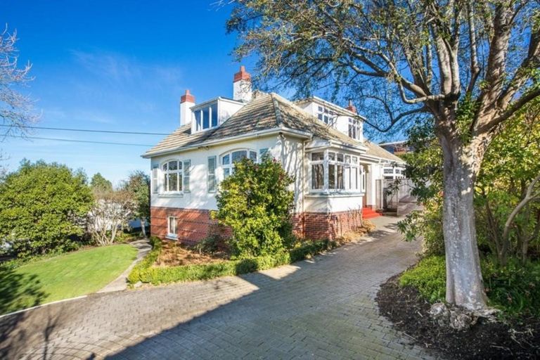 Photo of property in 16 Lawson Street, Roslyn, Dunedin, 9011