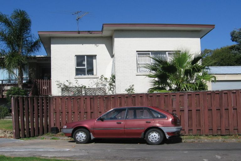 Photo of property in 25 Copley Street, New Lynn, Auckland, 0600
