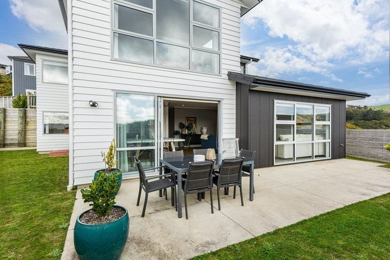 Photo of property in 174 Navigation Drive, Whitby, Porirua, 5024