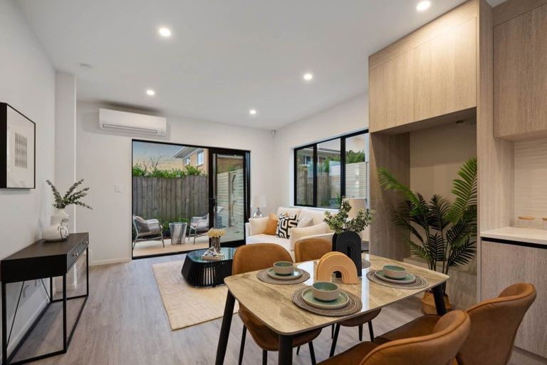 Photo of property in 33c Garadice Road, Rothesay Bay, Auckland, 0630